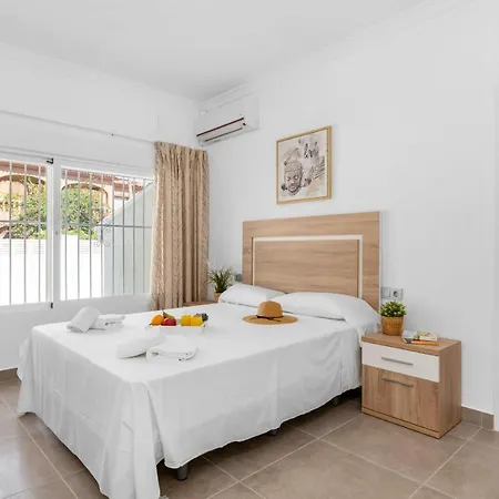 Escriva - Plusholidays Willa *