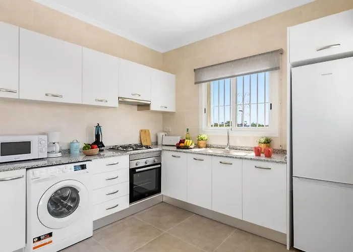 Villa Escriva - Plusholidays *