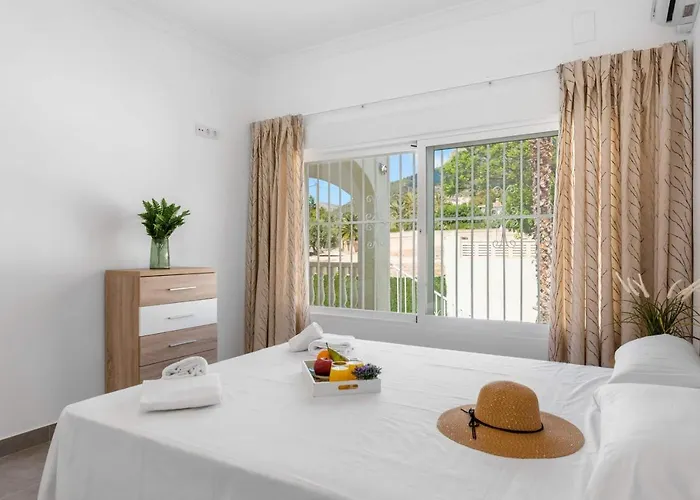 Escriva - Plusholidays * Calpe